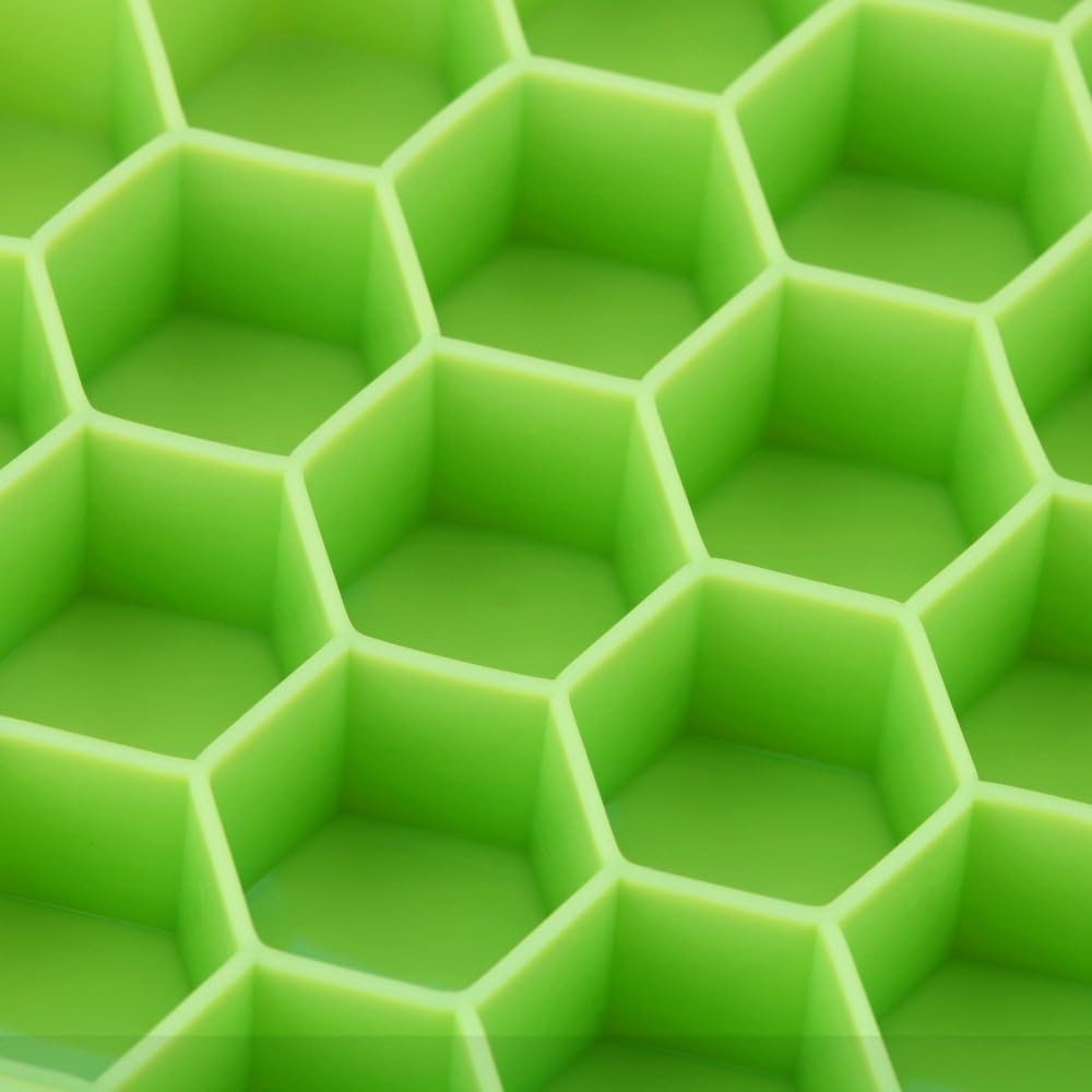 Silicone Ice Cube Tray 37 Grid with Lid | Honeycomb Ice Maker Reusable Ice Container for Coffee & Juice (Random Color) – 1 Pc ❄️🧊