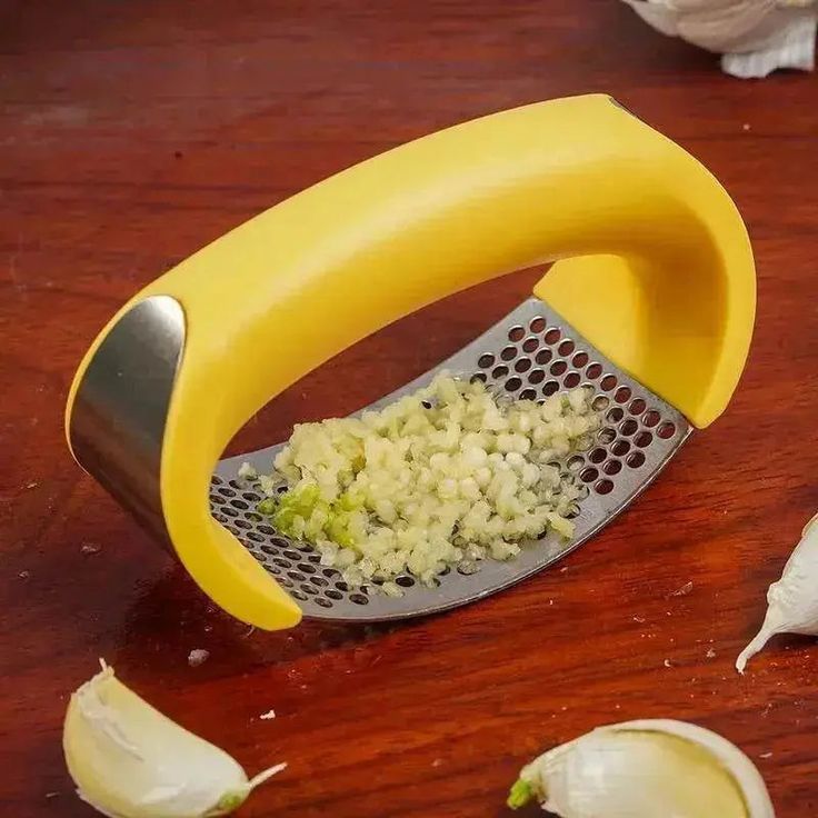 Manual Garlic Press Rocker with Handle | Stainless Steel Garlic Crusher, Mincer & Slicer Kitchen Tool - Malzio